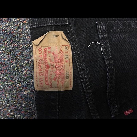 I am selling Levi 501 mom jeans - Picture 3 of 3